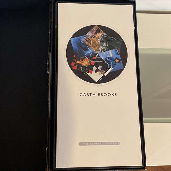 Garth Brooks The Limited Series Box Set 6 C.D. From 1998-CD’s Mint Condition! - Picture 5 of 12